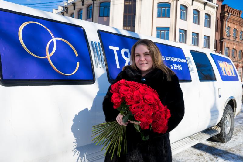 ТНТ и «Холостяк» прокатили двух жительниц Томска  на лимузине