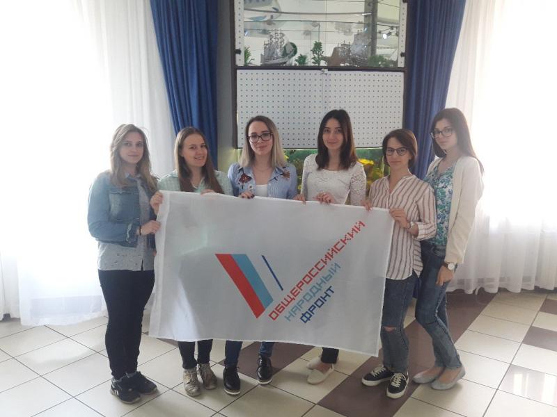 Самарская команда «Молодежки ОНФ» в День русского языка провела поэтический флэшмоб