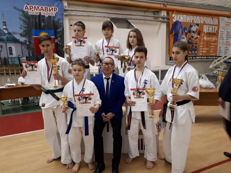 Анапские каратисты завоевали 15 медалей на краевом турнире
