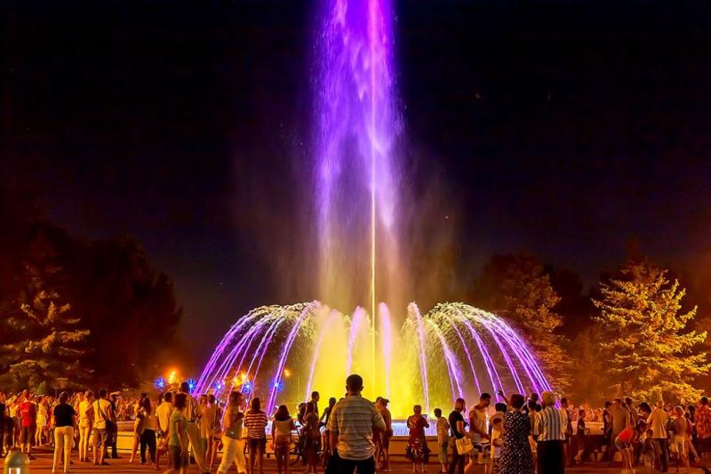 Светомузыкальный фонтан Анапы назвали одним из самых впечатляющих в стране