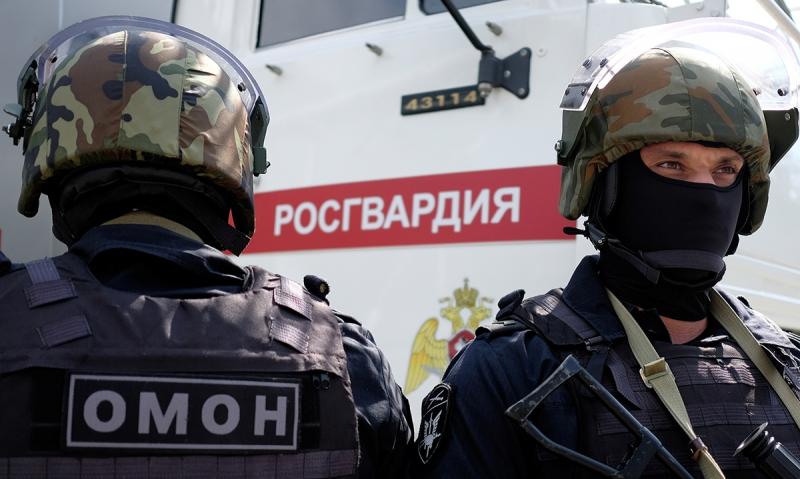 В Екатеринбурге при содействии ОМОН Росгвардии задержаны подозреваемые в сбыте наркотиков в особо крупном размере