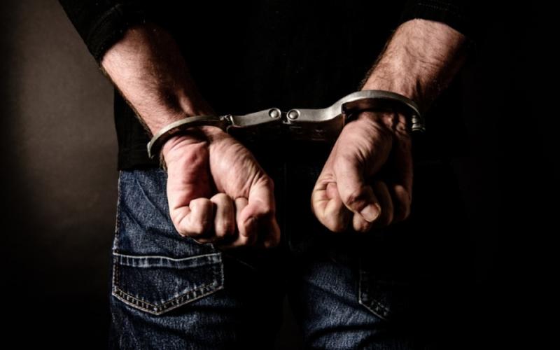 В Басманном районе полицейские задержали подозреваемого в грабеже