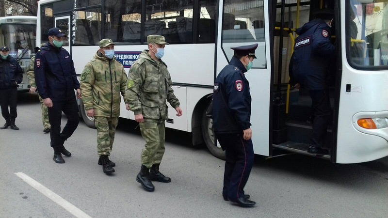 На Южном Урале сотрудники Росгвардии совместно с полицией проводят комплекс мероприятий по выявлению нарушений режима повышенной готовности