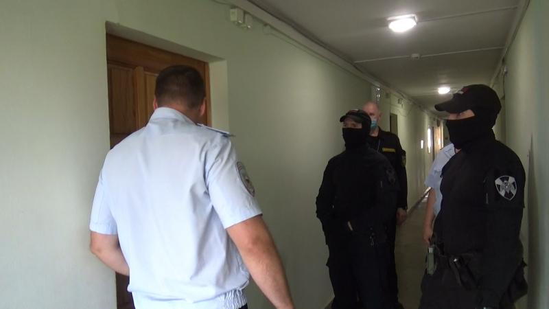 На Южном Урале бойцы ОМОН оказывают содействие коллегам из полиции в ходе проверок гостиниц и общежитий