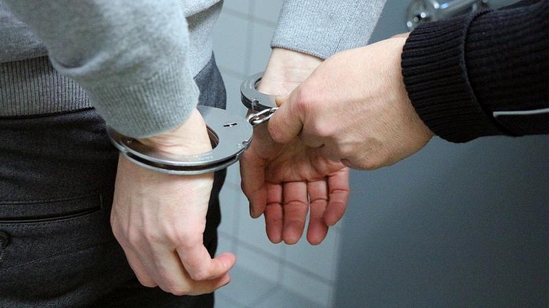 Сотрудники уголовного розыска в Басманном районе Москвы задержали подозреваемого в мошенничестве
