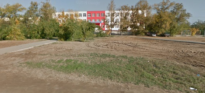 В Астрахани в школе №58 на учителей упала бетонная плита