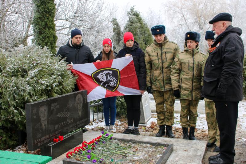 В Ставрополе сотрудники и военнослужащие Росгвардии почтили память Героя России Владимира Нургалиева