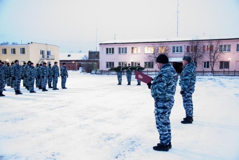 ПАМЯТЬ ГЕРОЯ РОССИИ ВИКТОРА ЧЕЧВИЯ ПОЧТИЛИ В ЕКАТЕРИНБУРГСКОМ ОМОН РОСГВАРДИИ