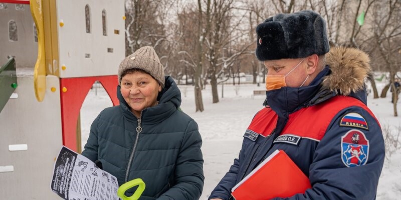 Сотрудники Пожарно-спасательного центра в новогодние праздники проверили правила пожарной безопасности в более 5,5 тысячи жилых домов