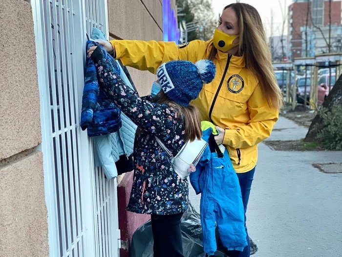 Волонтеры приносят еду и тепло нуждающимся (Венгрия)