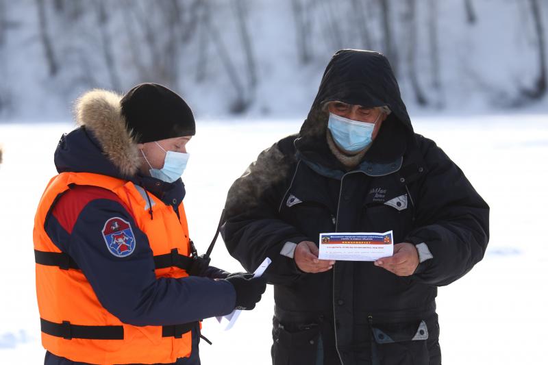 Московские спасатели обеспечивают безопасность на водоемах столицы