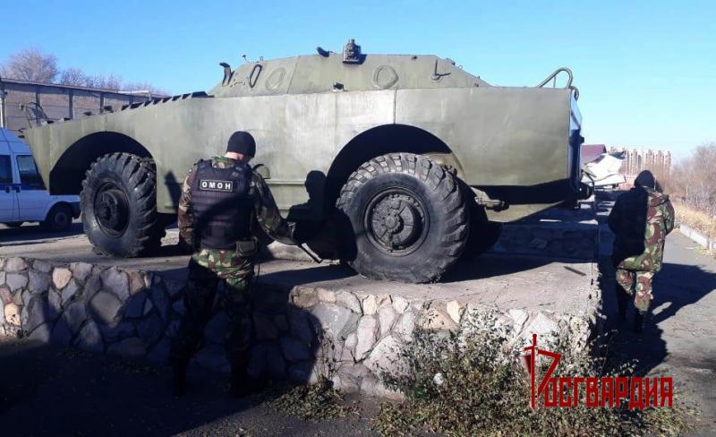 Бойцы магнитогорского ОМОН обеспечивают безопасность мест призыва граждан на военную службу