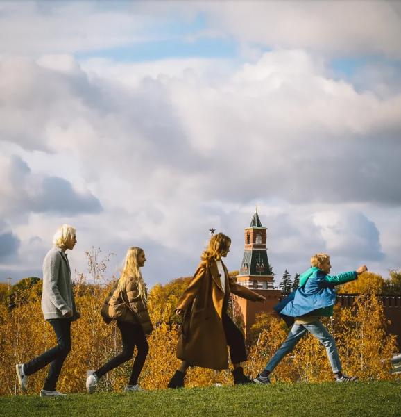 Документальный сериал Натальи Водяновой и Михаила Зыгаря «Русские каникулы» стартует на PREMIER 25 апреля