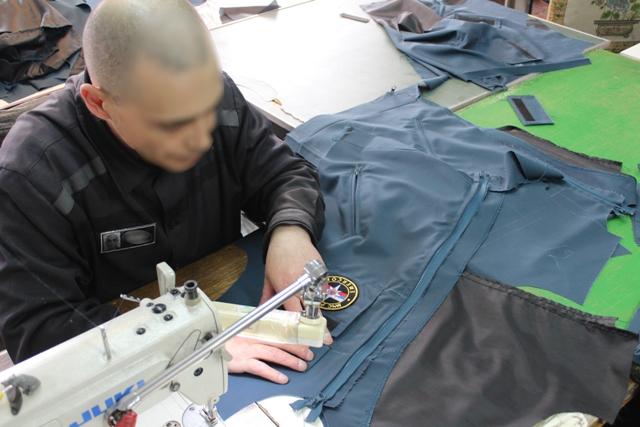 Швейный цех исправительной колонии № 3 приступил к изготовлению форменного обмундирования для сотрудников МЧС