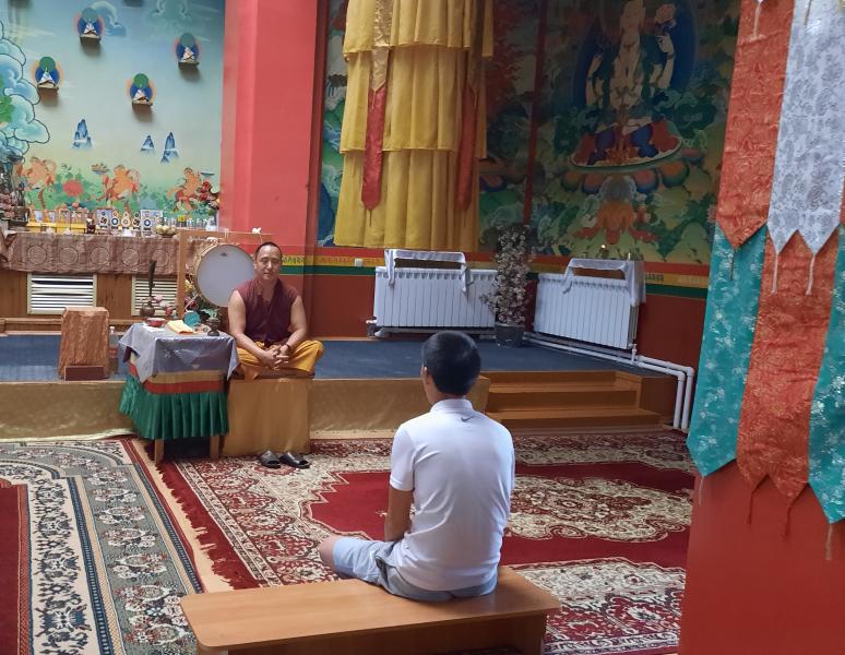 С осужденными без изоляции от общества проведена встреча с ламой МРО Буддийской общины «Дрепунг Чойкор Линг»