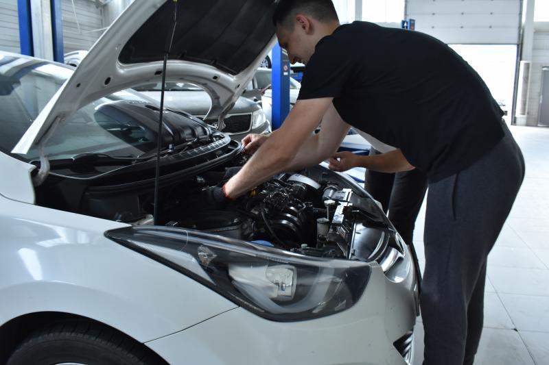 80% опрошенных автовладельцев при подготовке личного транспорта к осеннему сезону обращаются к профессионалам