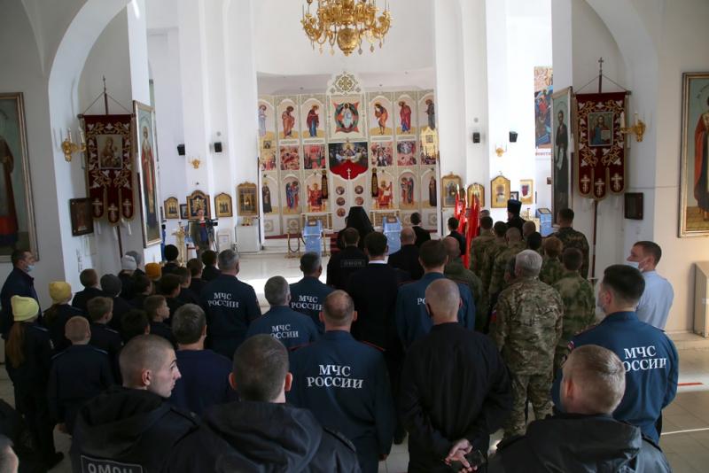 На Южном Урале освятили копии боевых знамён в рамках патриотического движения «Полки Победы»