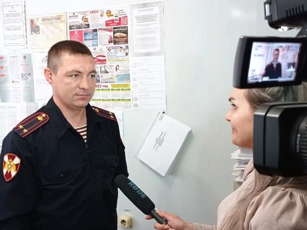Сотрудники Росгвардии продолжают информирование жителей Иркутской области об изменениях, внесенных в федеральных закон «Об оружии»