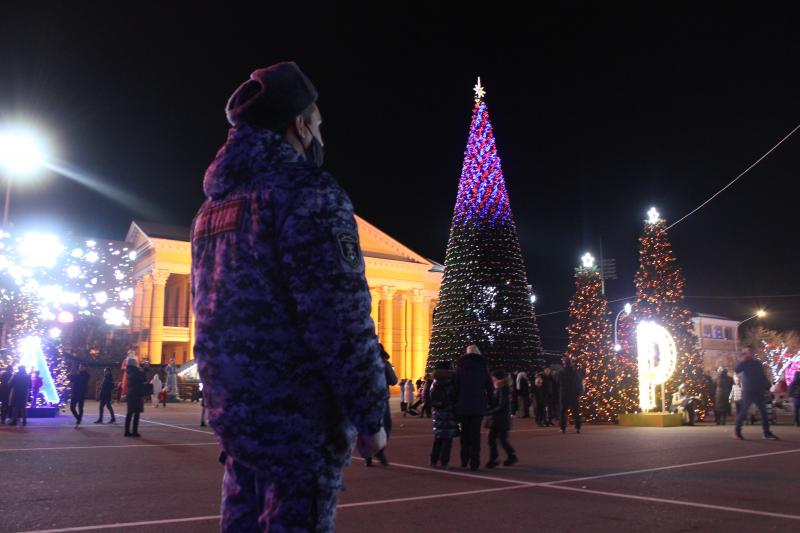 На Ставрополье сотрудники вневедомственной охраны приняли участие в обеспечении порядка в новогоднюю ночь