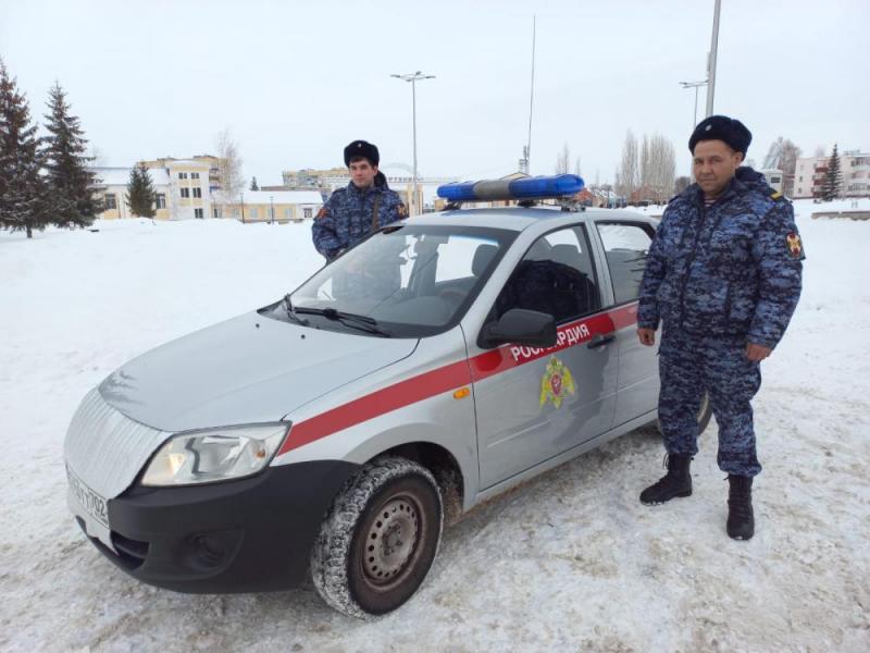 В Башкирии росгвардейцы задержали подозреваемых в грабеже с применением насилия