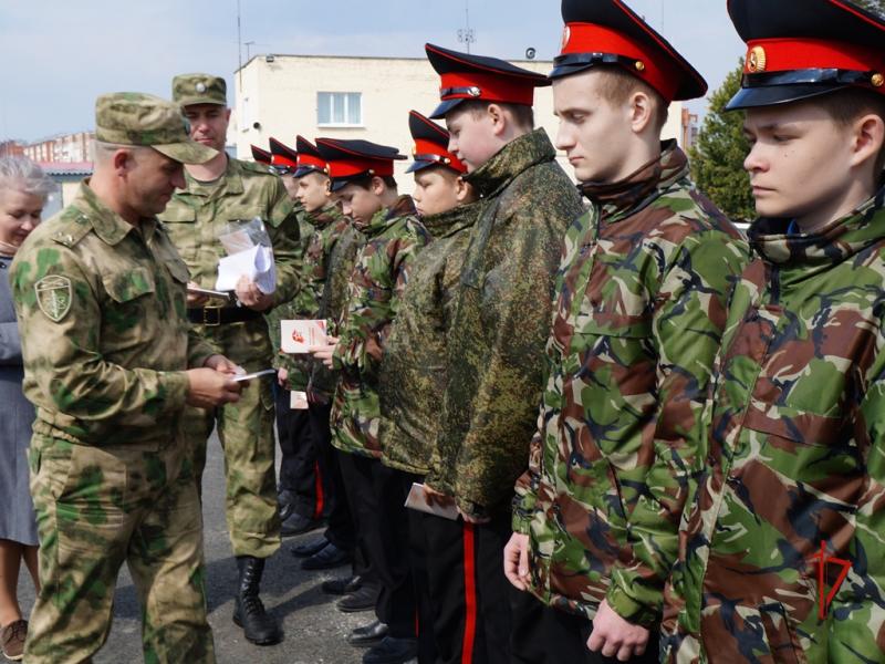 В профессиональный праздник северское соединение Росгвардии открыло свои двери для школьников и студентов