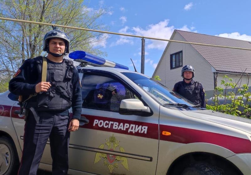 В Оренбургской области росгвардейцы задержали мужчину, незаконно проникшего в чужой дом