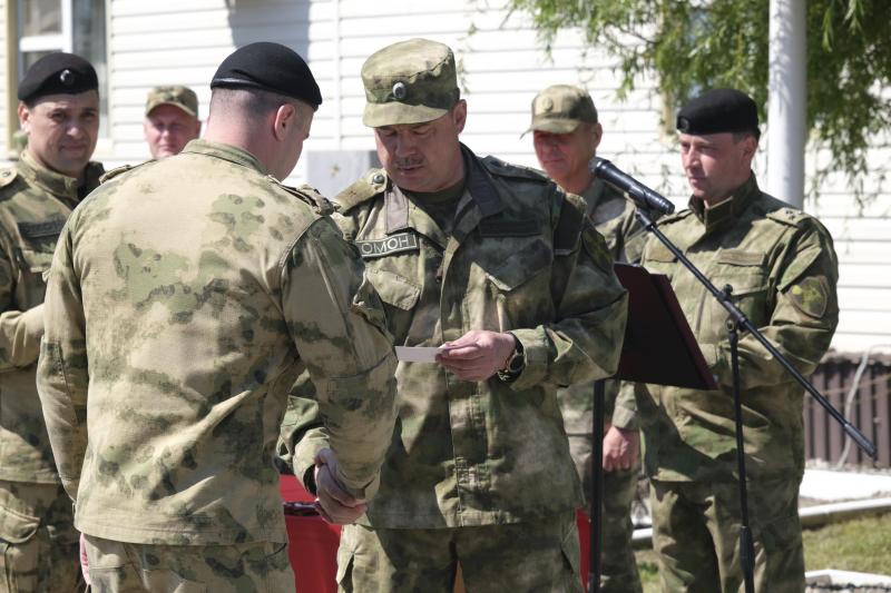 В ОГВ(с) поздравили сотрудников ОМОН «Авангард» с завершением служебной командировки