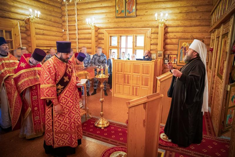 Митрополит Ижевский и Удмуртский Викторин совершил божественную литургию в храме на территории ОМОН «Барс» Росгвардии
