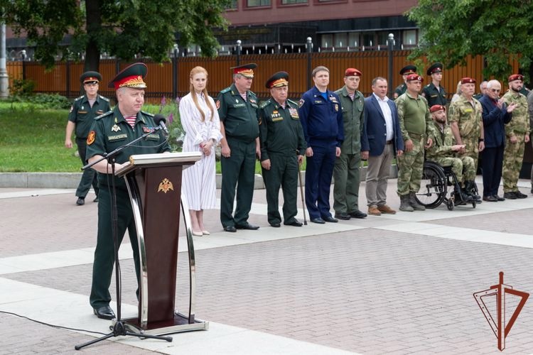 Генерал-полковник Виктор Стригунов открыл военно-патриотические сборы «Гвардейская смена. Бородино-2022»