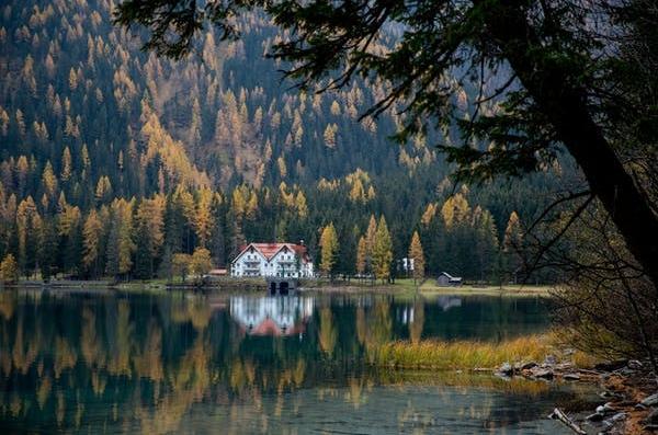 Риелторы рассказали, кто покупает недвижимость в Крыму