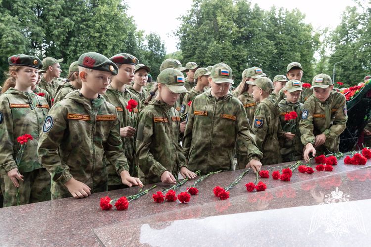 Генерал-полковник Виктор Стригунов открыл военно-патриотические сборы «Гвардейская смена. Бородино-2022»