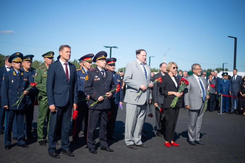 Начальник управления Росгвардии принял участие в открытии мемориала в память о жертвах концлагеря «Дулаг-191» в Воронежской области
