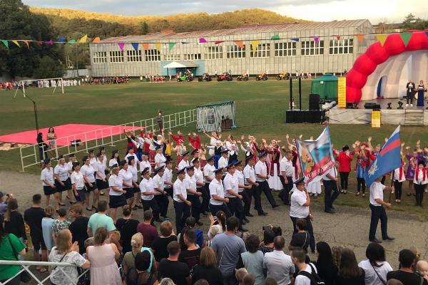 Сотрудники ИК-9 УФСИН России по Краснодарскому краю приняли участие в  торжественным шествии в годовщину образования города Хадыженск