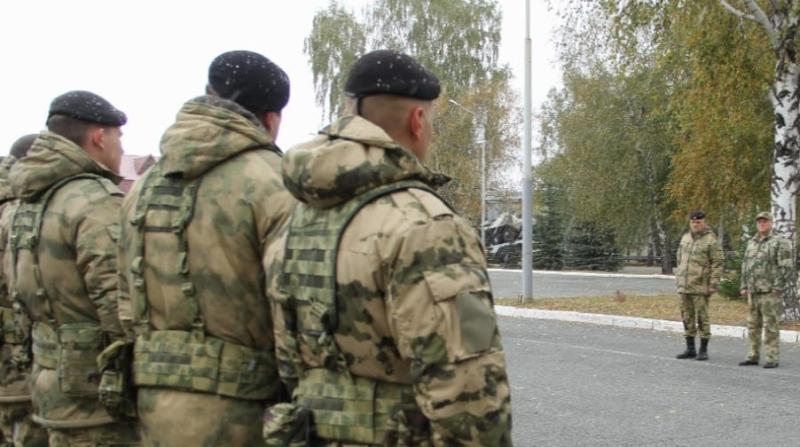 Сотрудники ОМОН Уральского округа отмечают профессиональный праздник