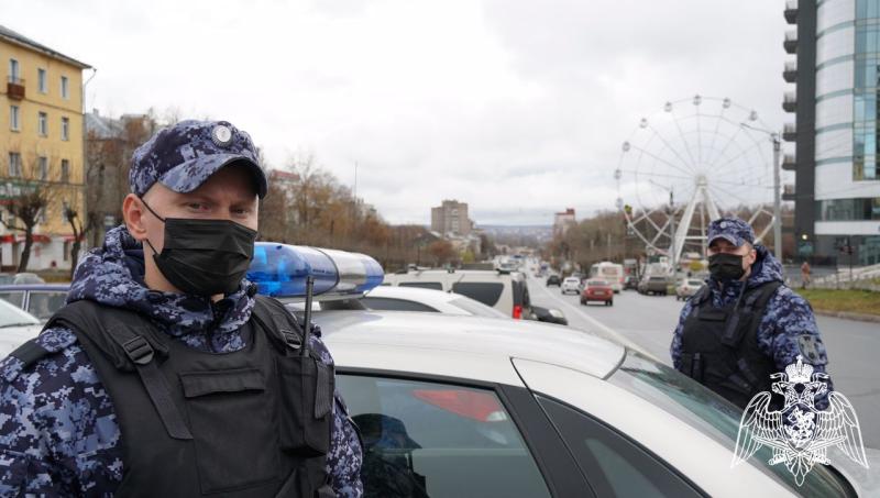 В Кирове росгвардейцы задержали гражданина, подозреваемого в краже металла