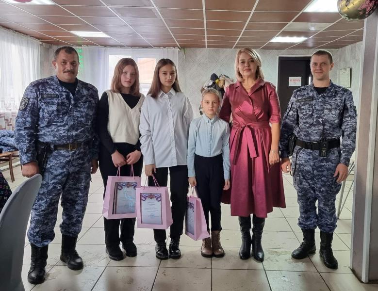 Росгвардия в Туве подвела итоги конкурса рисунков среди детей
сотрудников
