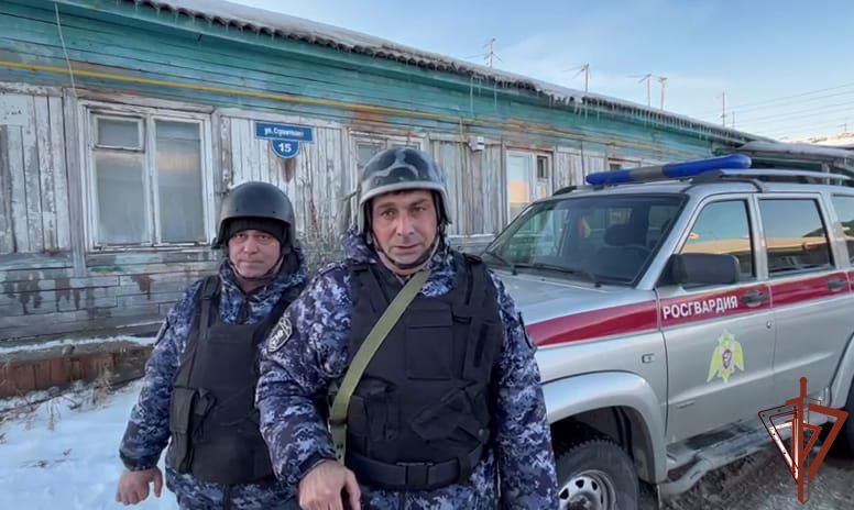 Росгвардейцы спасли из пожара шесть человек на Ямале