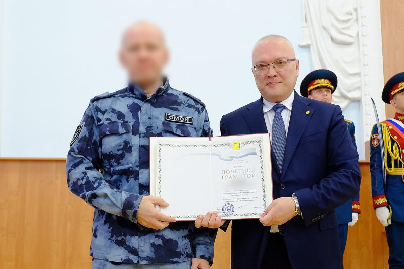 Губернатор Кировской области Александр Соколов наградил росгвардейцев