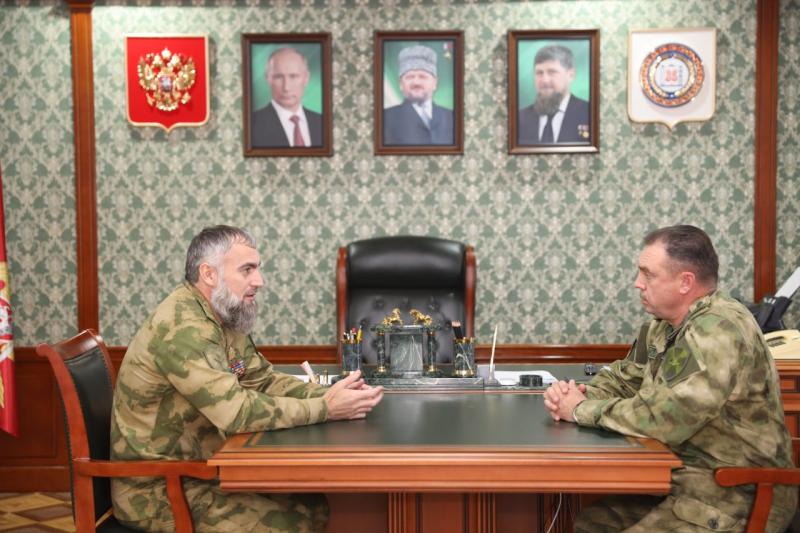 Начальник Управления Росгвардии по Чеченской Республике провел рабочую встречу с командиром ОМОН 