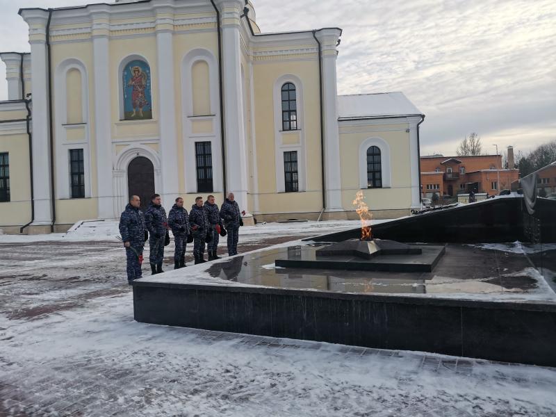 «Имя твое неизвестно, подвиг твой бессмертен»