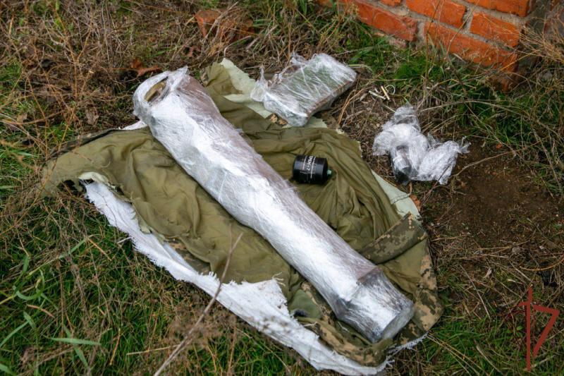 Росгвардейцы обнаружили в Запорожской области тайник со взрывоопасными предметами