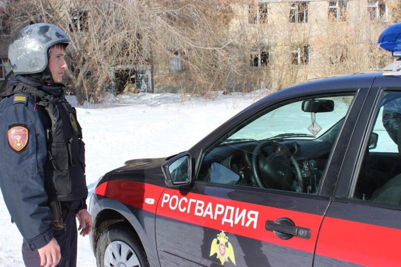 В Челябинской области росгвардейцы задержали двух граждан, находившихся в розыске