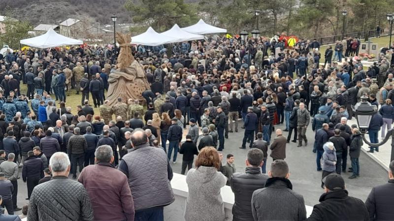 В Нагорном Карабахе (Арцахе) простились с погибшими в результате азербайджанской диверсии полицейскими. Фото