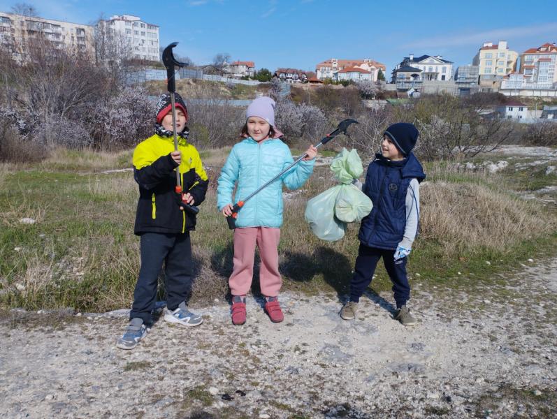 Собрали мусор и прослушали экскурсию