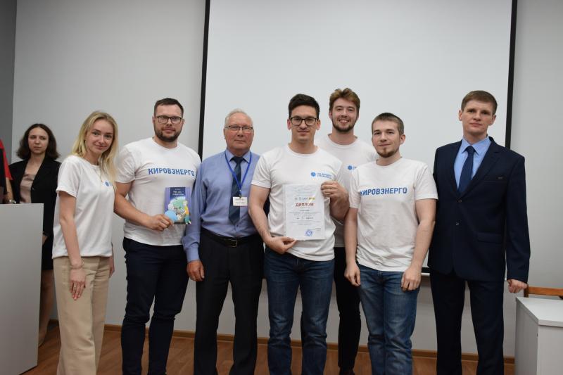 Молодые специалисты «Кировэнерго» победили в городской интеллектуальной игре «Найти решение»