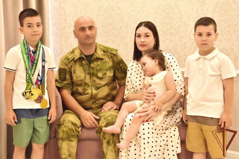 На Юге России Росгвардия участвует в тематических мероприятиях в честь Дня семьи, любви и верности