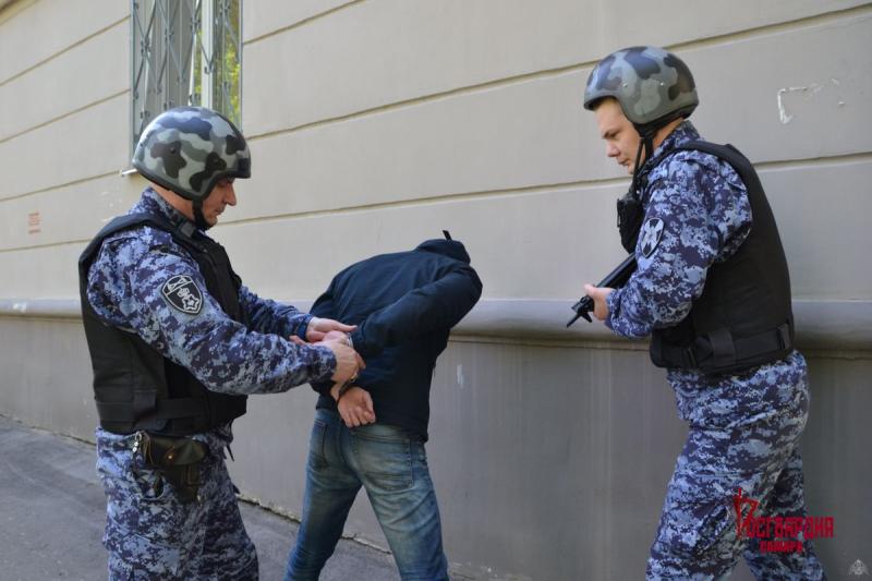 В Самаре росгвардейцы задержали мужчину, больше месяца находившегося в розыске
