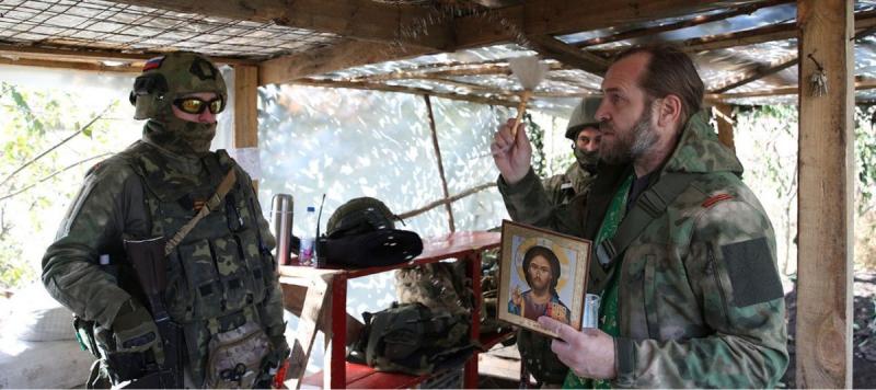 Священнослужитель посетил с духовной миссией подразделения Росгвардии в ДНР