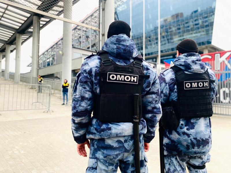 Росгвардия обеспечила правопорядок на футбольных матчах премьер - лиги в Москве