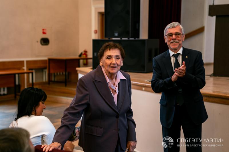 Профессорско-преподавательский состав ЛЭТИ является гордостью университета и его «золотым фондом»